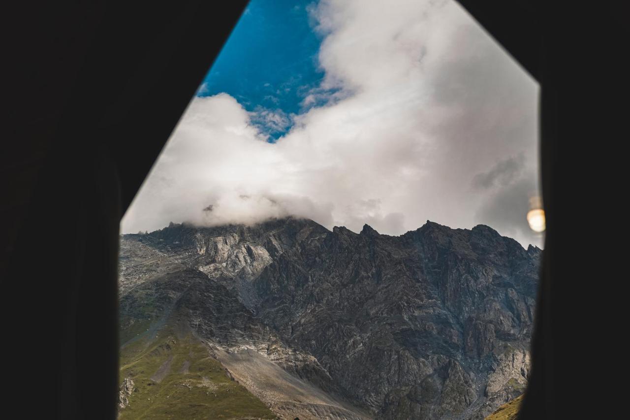 Lonely Mountain Villa Kazbegi Dış mekan fotoğraf