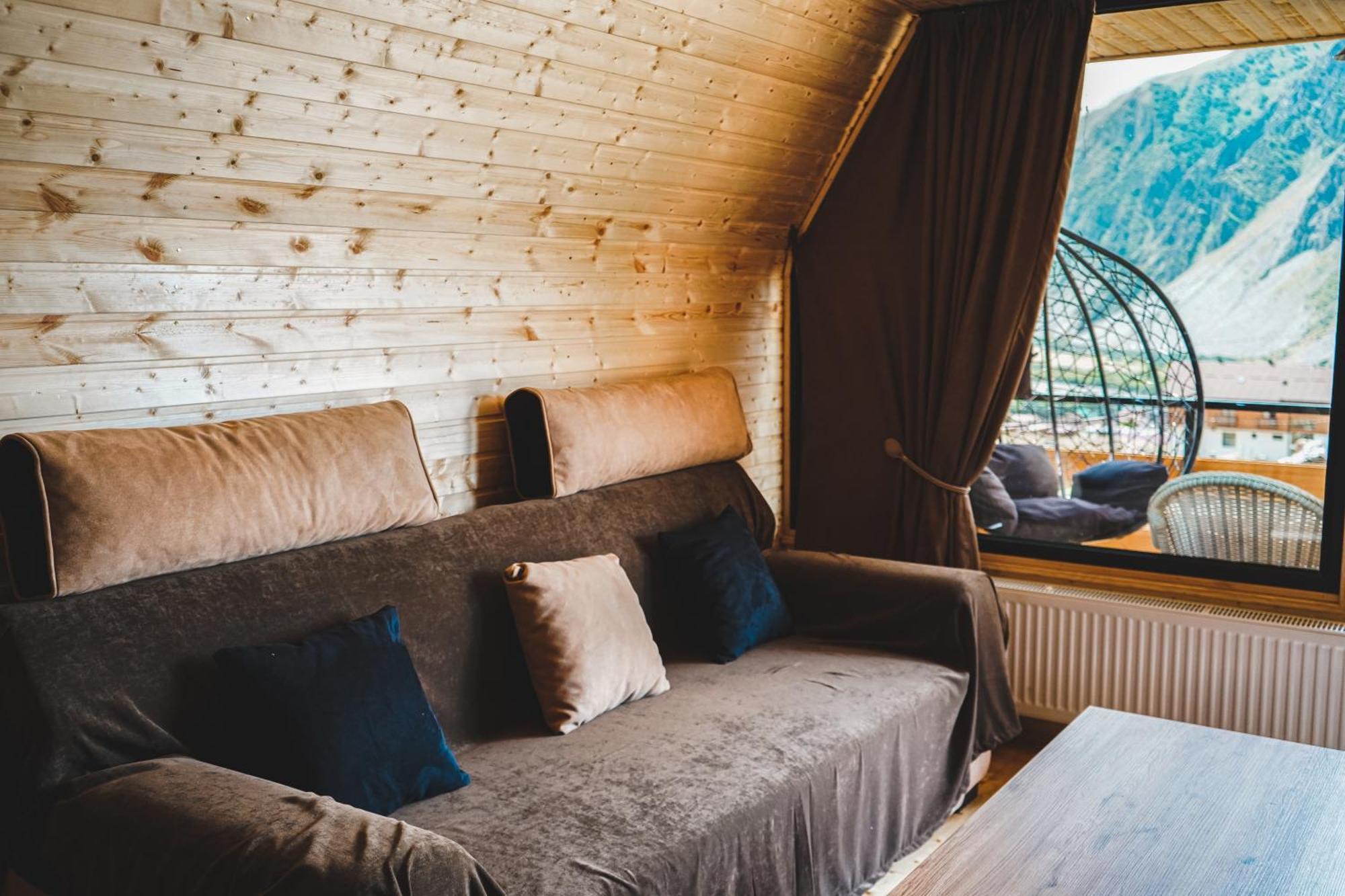 Lonely Mountain Villa Kazbegi Dış mekan fotoğraf