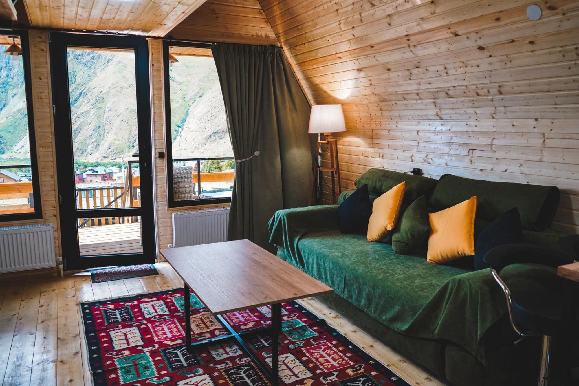 Lonely Mountain Villa Kazbegi Dış mekan fotoğraf